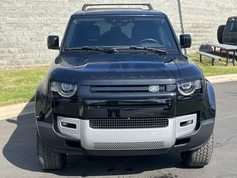 Used 2024 Land Rover Defender 130 S image 9