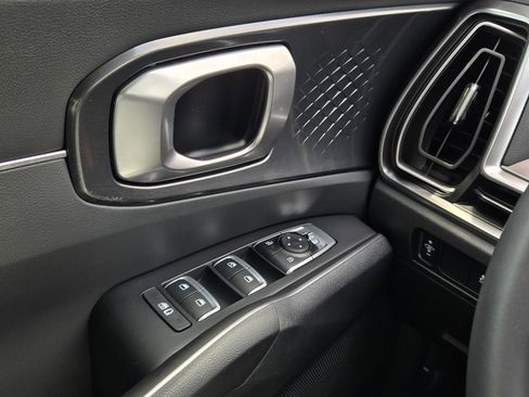 Used 2025 Kia Sorento S w/ Panoramic Sunroof Package FWD image 21