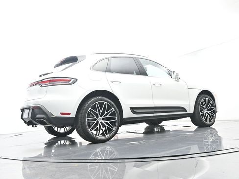 Certified 2025 Porsche Macan AWD/4WD image 53