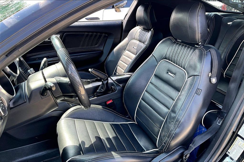 Used 2018 Ford Mustang GT RWD image 32