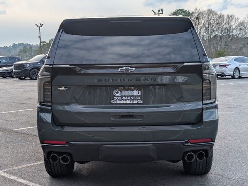 Used 2025 Chevrolet Suburban Z71 w/ Comfort Package image 8