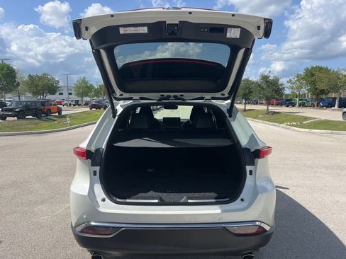 Used 2022 Toyota Venza XLE AWD/4WD image 26
