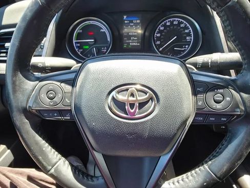 Used 2022 Toyota Camry SE w/ Convenience Package FWD image 25