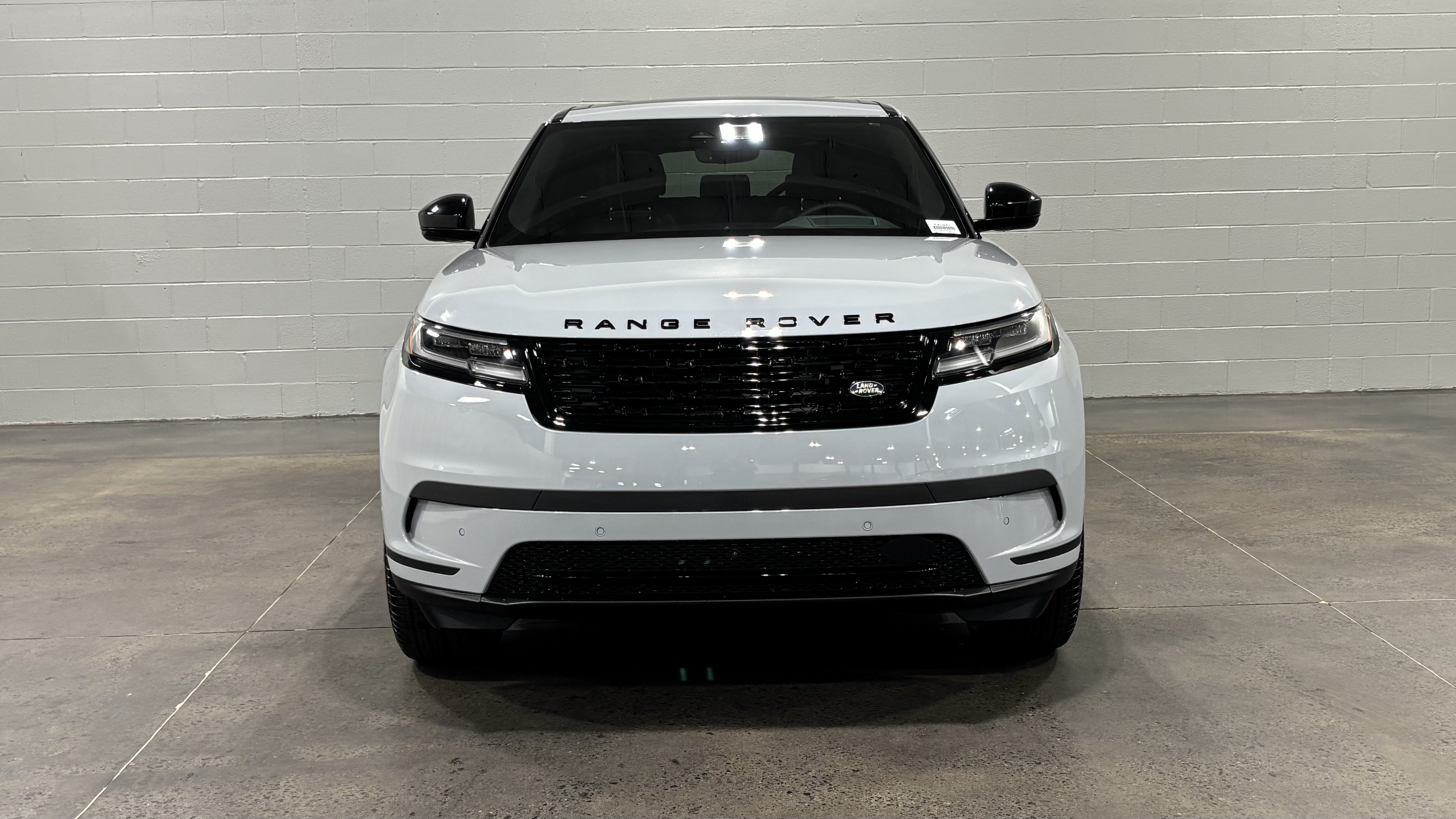 New 2026 Land Rover Range Rover Velar S AWD/4WD image 9
