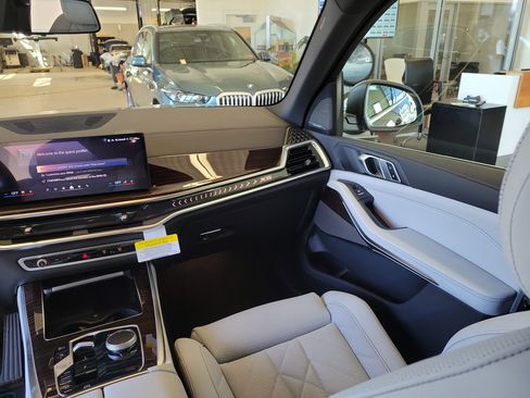 New 2026 BMW X5 xDrive40i AWD/4WD image 19