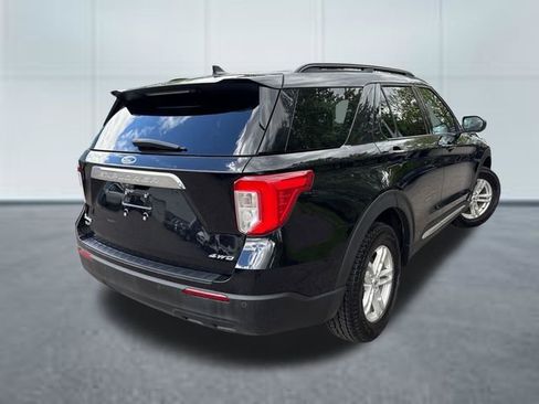 Used 2022 Ford Explorer XLT AWD/4WD image 4