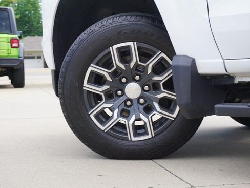 Used 2024 Chevrolet Colorado LT w/ LT Convenience Package III AWD/4WD image 15