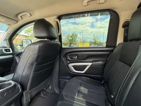 Used 2017 Nissan Titan PRO-4X AWD/4WD image 9