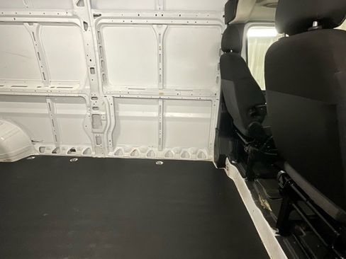 Used 2024 RAM ProMaster 2500 w/ Convenience Group image 13