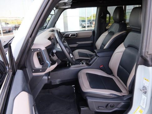 Used 2023 Ford Bronco Wildtrak AWD/4WD image 9