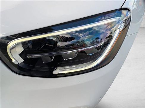 Used 2022 Mercedes-Benz GLC 300 image 4