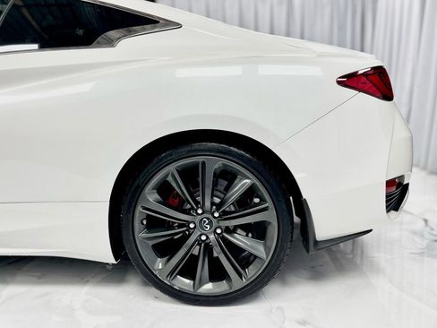 Used 2018 INFINITI Q60 Red Sport 400 w/ Sensory Package 3.0T Sport image 11