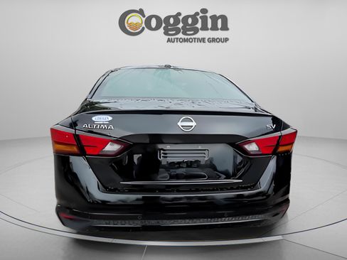 Used 2024 Nissan Altima 2.5 SV image 14