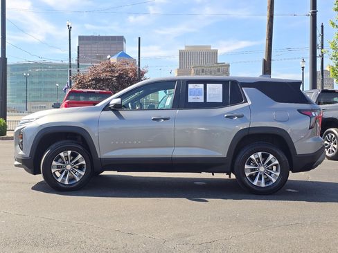Used 2025 Chevrolet Equinox LT FWD image 19