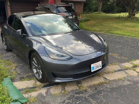 Used 2022 Tesla Model 3 Long Range AWD/4WD image 2