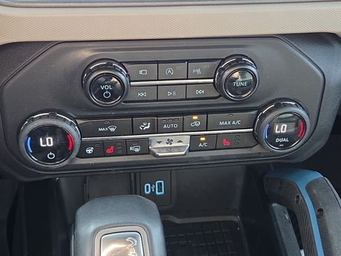 Used 2024 Ford Bronco Wildtrak AWD/4WD image 21