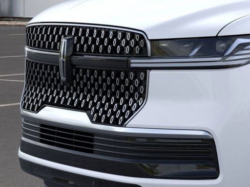 New 2026 Lincoln Navigator Reserve image 17