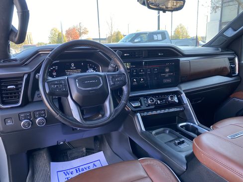 Used 2024 GMC Sierra 2500 Denali Ultimate image 38
