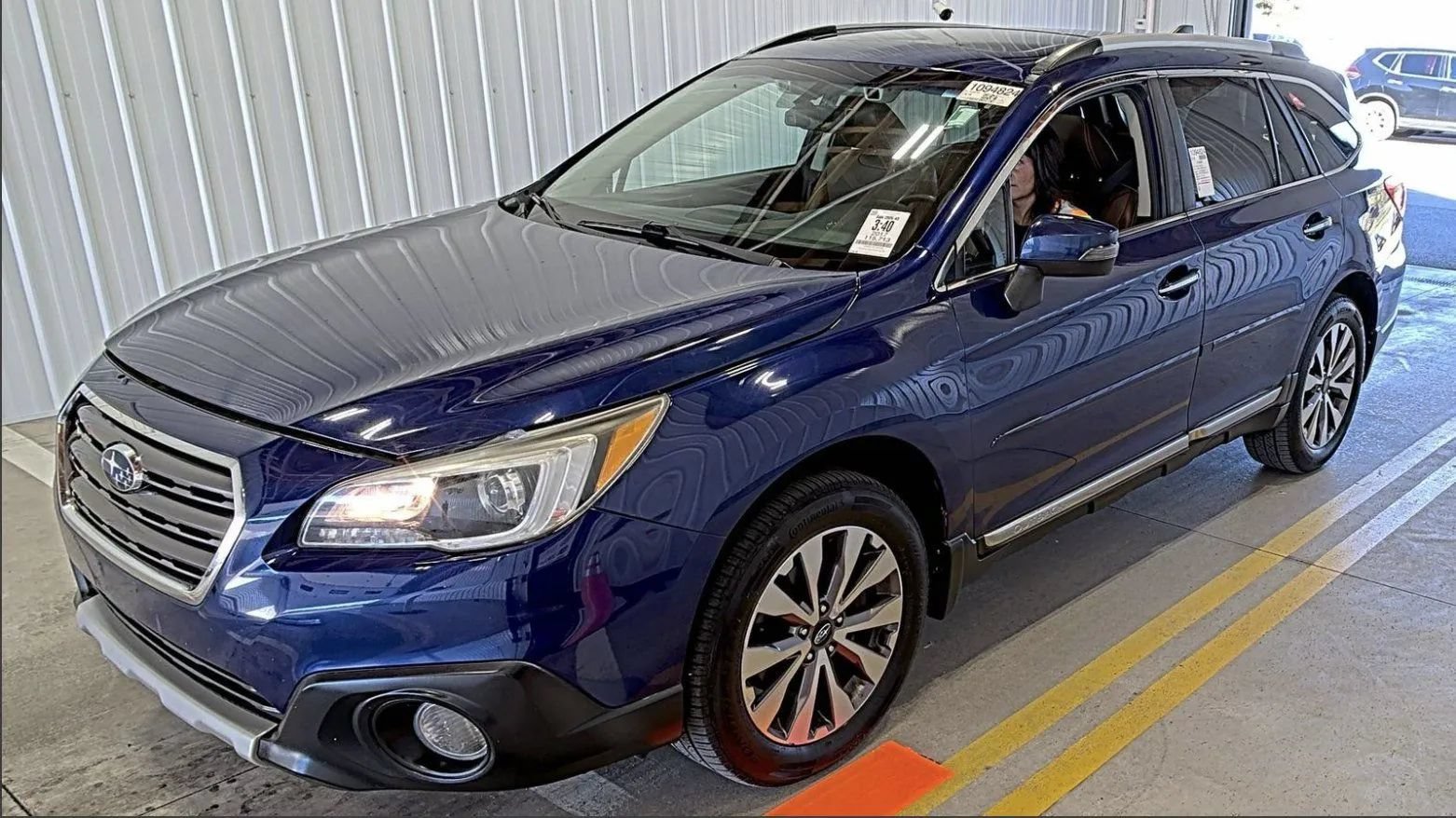 Used 2017 Subaru Outback 3.6R Touring AWD/4WD image 1