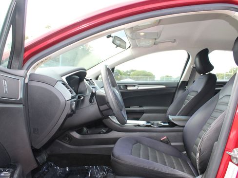 Used 2015 Ford Fusion SE FWD image 6
