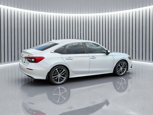 Certified 2022 Honda Civic Touring image 5