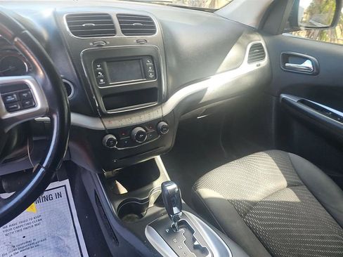 Used 2018 Dodge Journey SE image 10