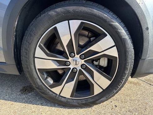 Used 2020 Volvo V60 T5 Cross Country w/ Protection Package Premier image 7