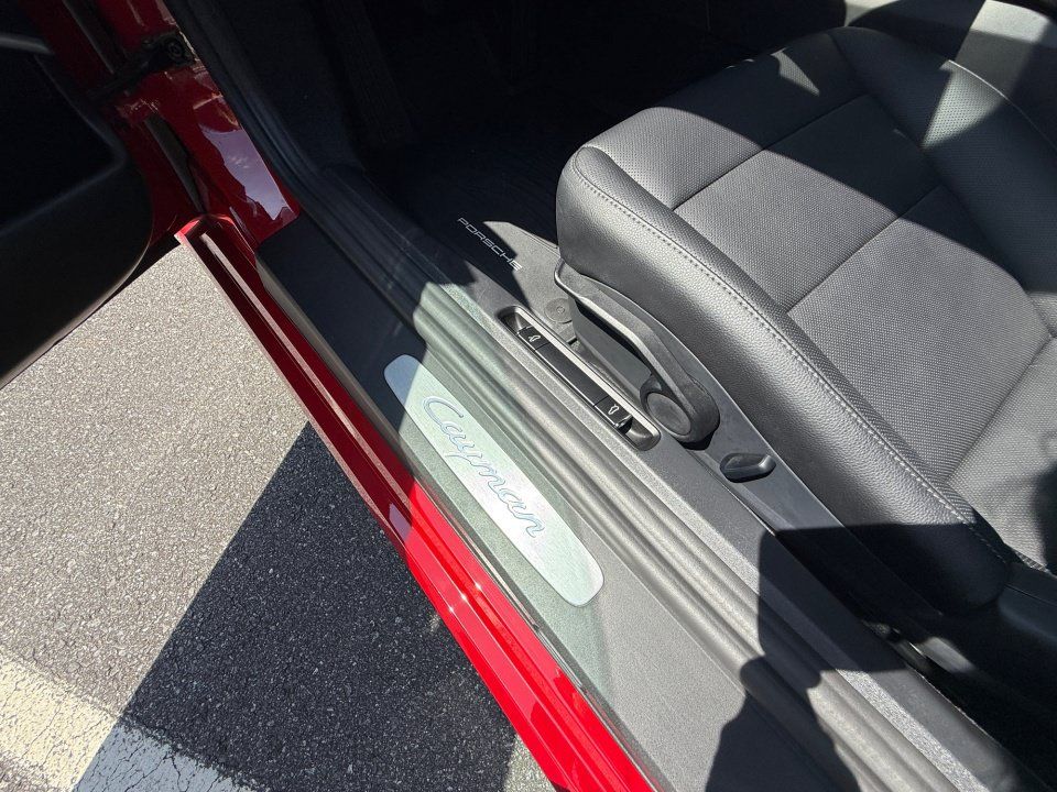Certified 2025 Porsche 718 Cayman RWD image 25