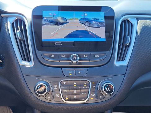 Used 2024 Chevrolet Malibu LT image 17