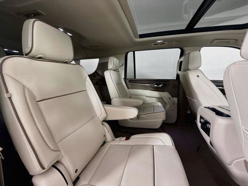 Used 2024 GMC Yukon XL Denali AWD/4WD image 40