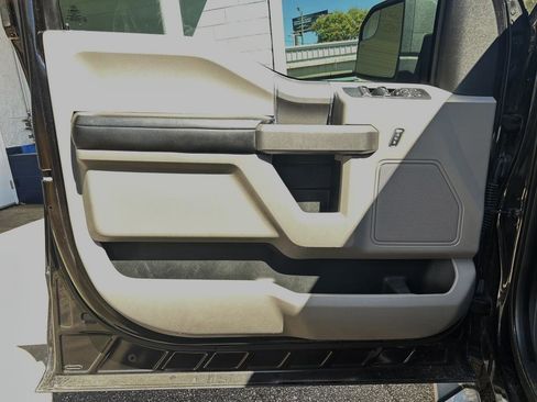 Used 2015 Ford F150 XLT w/ Equipment Group 302A Luxury image 7