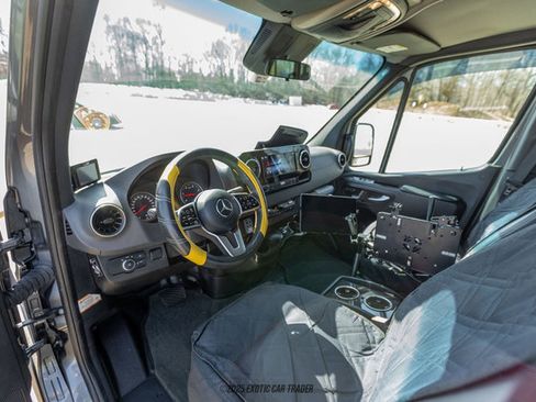 Used 2022 Mercedes-Benz Sprinter 3500 image 22