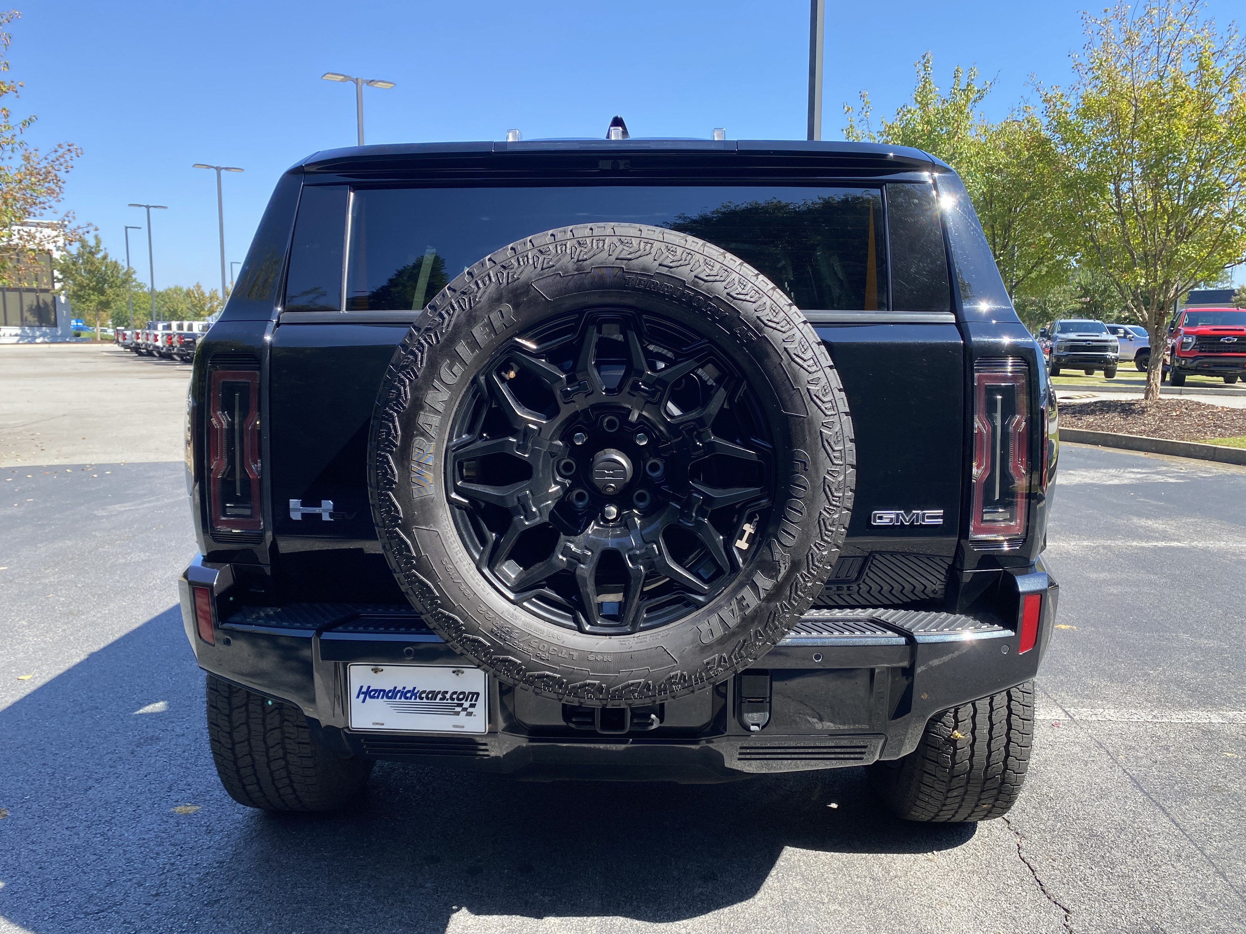 Used 2025 GMC Hummer EV 2X AWD/4WD image 8