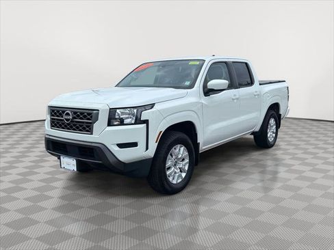 Used 2022 Nissan Frontier SV w/ Technology Package image 3