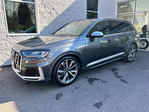 Used 2021 Audi SQ7 Premium Plus w/ Driver Assistance Package image 3