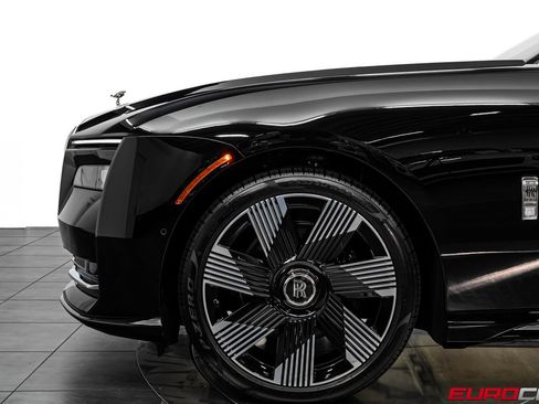 Used 2024 Rolls-Royce Spectre w/ Spectre Launch Package AWD/4WD image 15