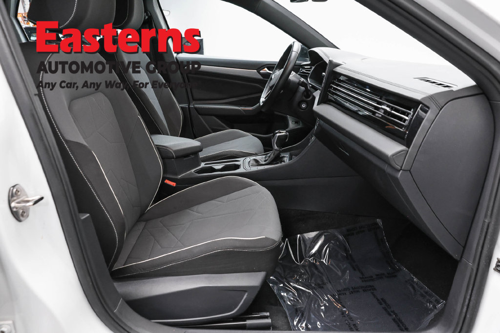 Used 2025 Volkswagen Jetta Sport FWD image 24