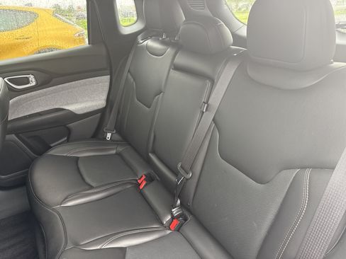 Used 2023 Jeep Compass Latitude AWD/4WD image 21