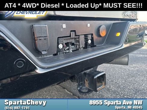Used 2024 GMC Sierra 2500 AT4 image 24