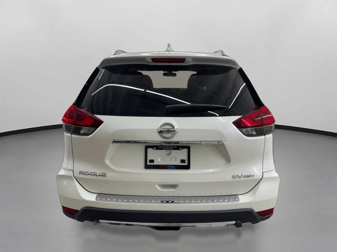 Used 2018 Nissan Rogue SV AWD/4WD image 8