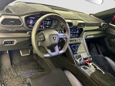 Used 2023 Lamborghini Urus Performante AWD/4WD image 9