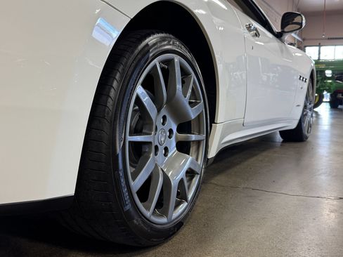 Used 2011 Maserati GranTurismo Convertible RWD image 29