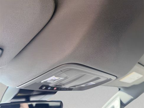 Used 2025 Chevrolet Silverado 2500 Custom w/ Custom Value Package image 28