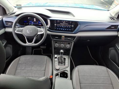 Certified 2022 Volkswagen Taos SE image 12
