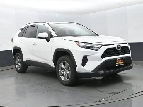 Used 2024 Toyota RAV4 XLE FWD image 2