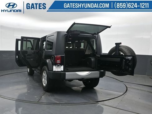 Used 2009 Jeep Wrangler Unlimited Sahara AWD/4WD image 48