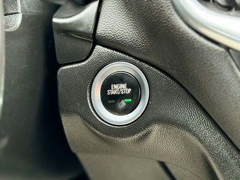 Used 2019 Chevrolet Equinox LT w/ Driver Convenience Package image 13