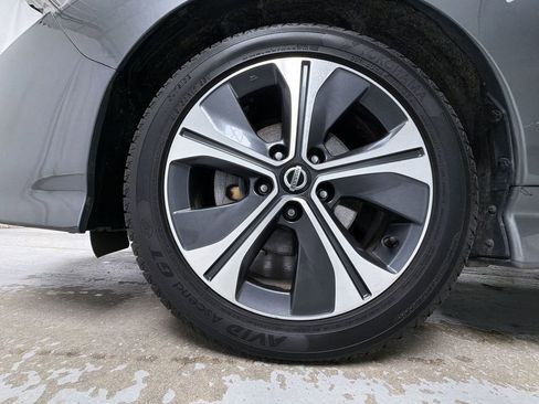 Used 2018 Nissan Leaf SV w/ SV All Weather Package FWD image 8