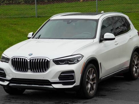 Used 2023 BMW X5 sDrive40i w/ Premium Package RWD image 5