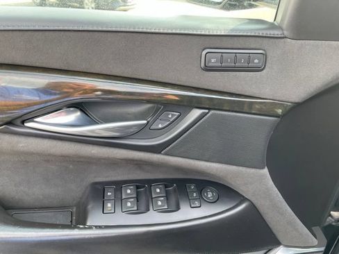 Used 2019 Cadillac Escalade Platinum AWD/4WD image 17